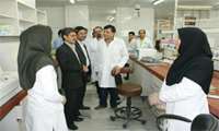 بازدید ریاست محترم دانشگاه از واحد آزمایشگاه مجتمع بیمارستانی شهید بهشتی به مناسبت روز آزمایشگاه 